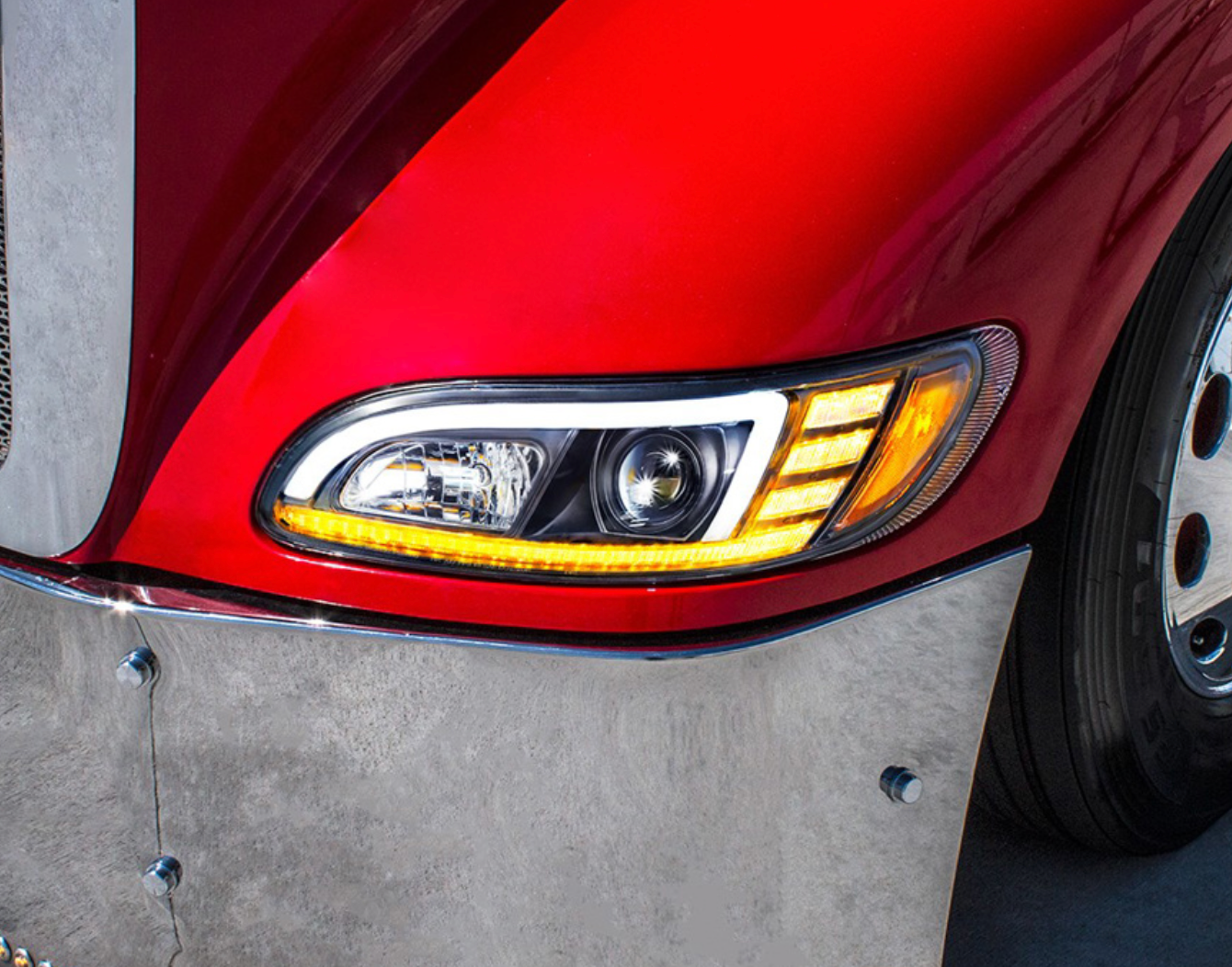 BLACK PROJECTION HEADLIGHT WITH LED SEQUENTIAL TURN & DRL FOR 2005-2015 PETERBILT 386 / 335 (2005 - 2010) - DRIVER