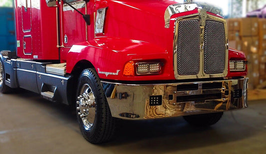 Bumper 18" Chrome Kenworth T600 (1987+) w/ Fog Light Holes.