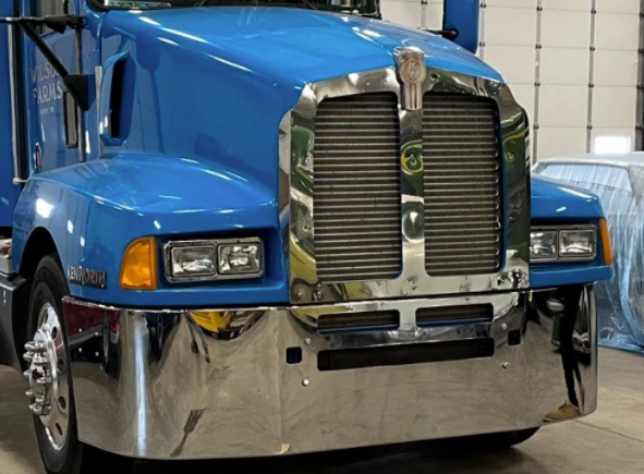 Bumper 22" Chrome Kenworth T600 (All Years) Wrap Around w/ Air Vent And Tow Holes
