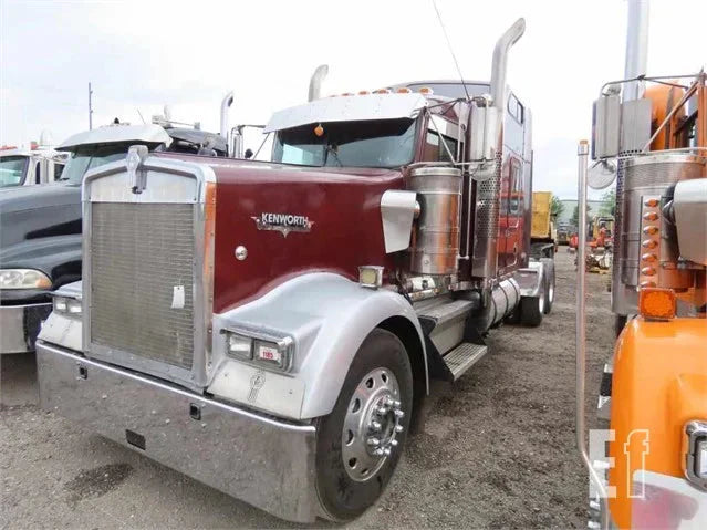 Grill Kenworth W900L Punched Keyholes
