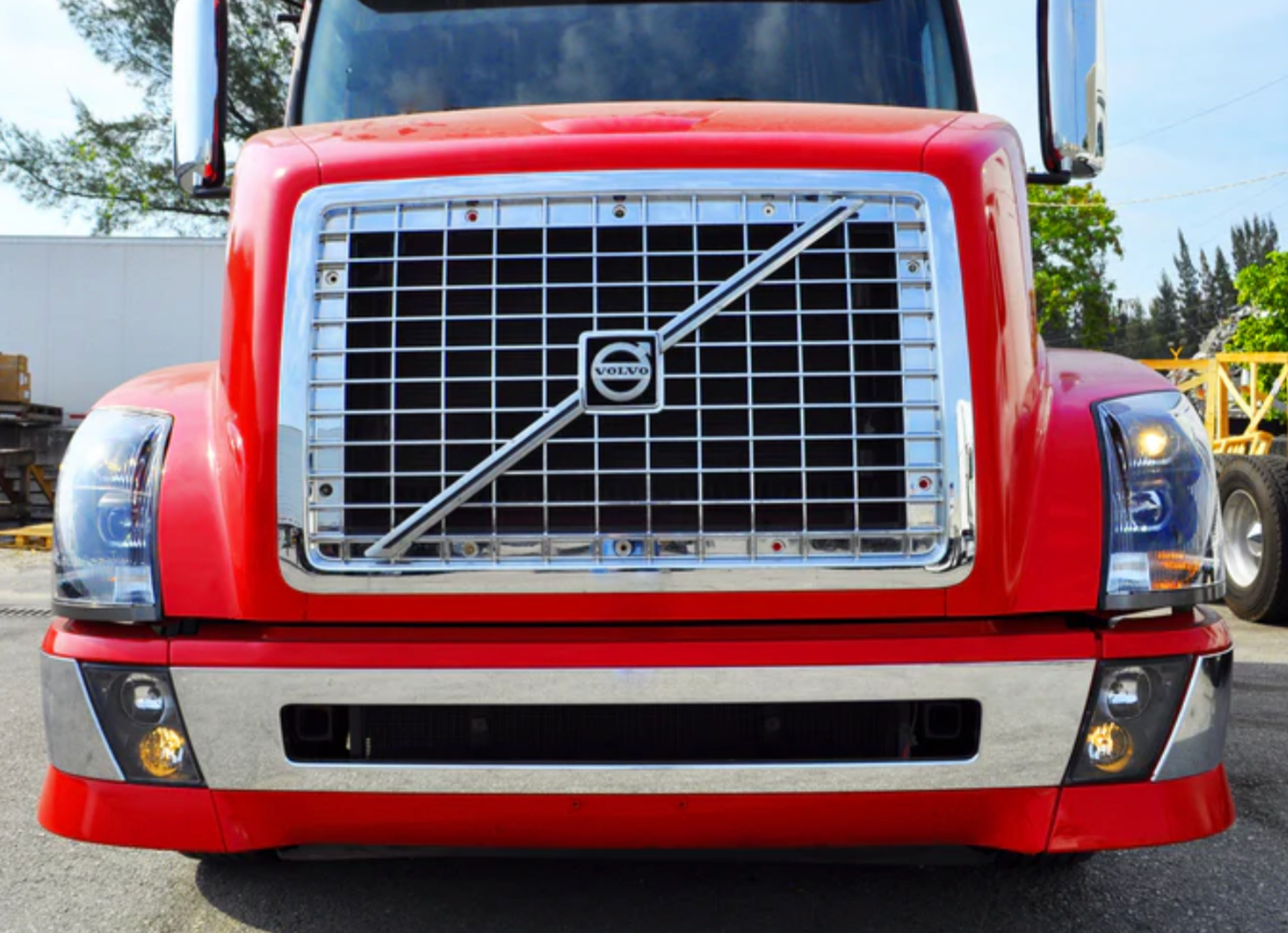Grille Chrome Plastic - Volvo VNL (2003 - 2018) VNM (2004-2018)