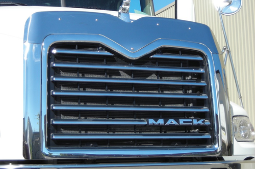 Grille Surround & Bug Deflector Mack Vision CX (2008+) 3 Piece Kit