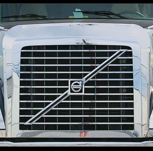 Grille Surround & Bug Deflector Volvo VN630 - 670 - 780 (2003-2011)