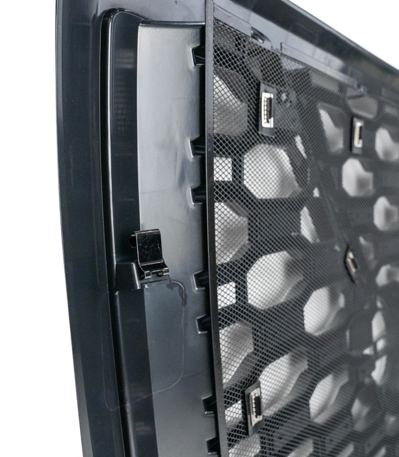 GRILLE WITH BUG SCREEN FOR 2018-2024 VOLVO VNL-BLACK