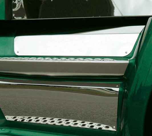 Kenworth T660 Front Kick Plate - Lower Panel