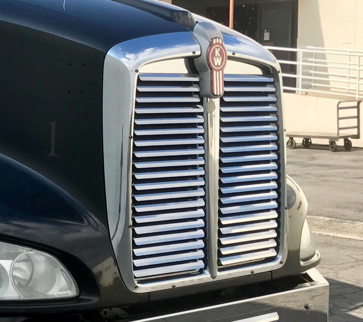 Kenworth T660 Hood Grill 19 Louvers (Per Side) - Grill Surround NOT included.