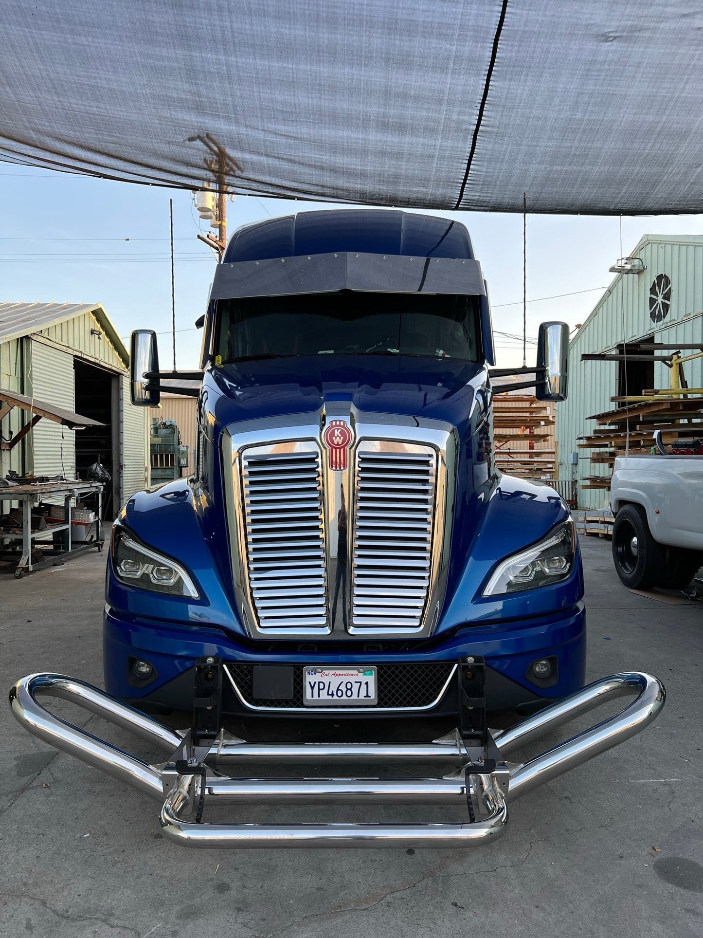 Kenworth T680 Next Gen Hood Grill w/18 Louvers (Per Side)