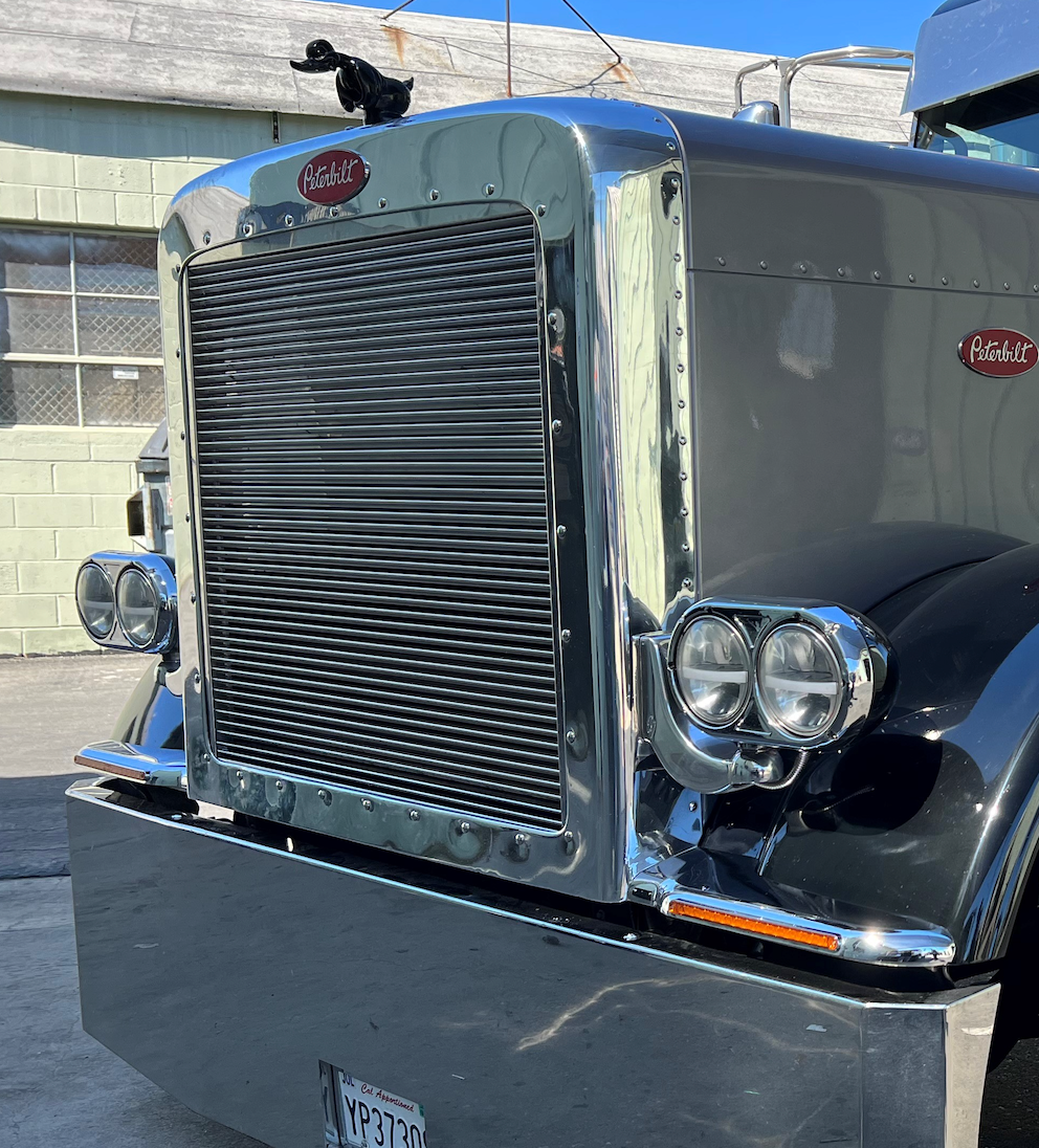 Peterbilt 388/389 Hood Grill - 46 Horizontal Billet (39.25 x 2) - Grill Surround NOT included.