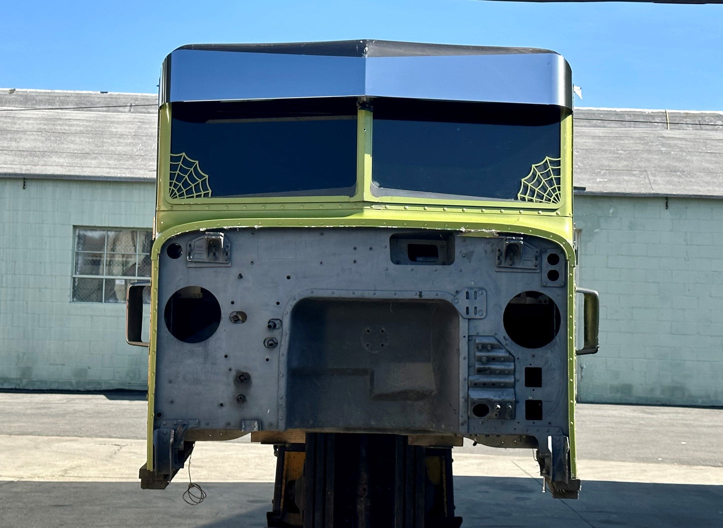 Peterbilt All St. Cab 10-1/2" x 7" Blind Mount Reverse Bowtie Style Visor