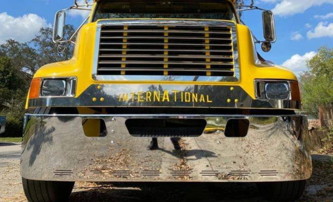 Bumper 18" Chrome International 4700 Wrap Around w/ Step, Tow & 8 Hidden Light Holes