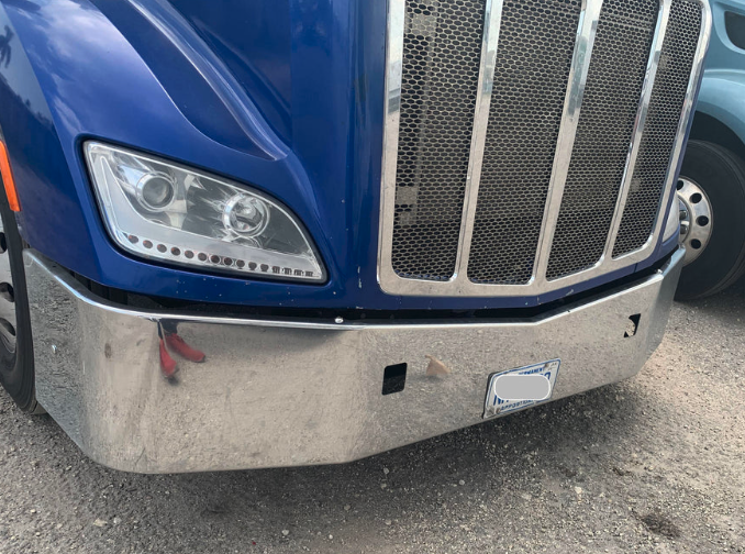 Bumper 16" Chrome Peterbilt 579 (2012-2023) w/ Tow Holes.