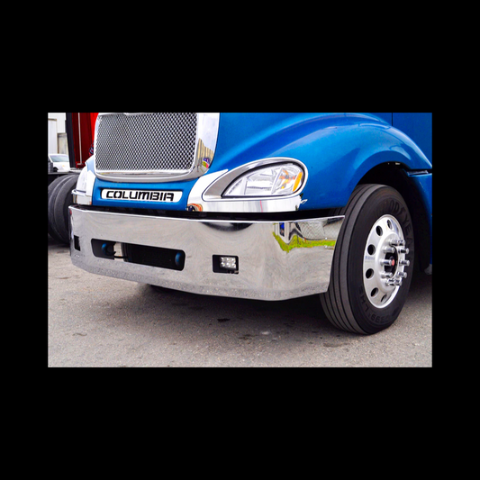 Bumper 18" Chrome Freightliner Century (2005-2007) / Columbia (2003-2007). Aerodynamic Cut, Rectangular Fog Light, Mounting Bolt And Large Center Tow Hole