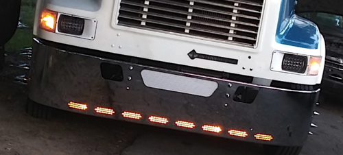 Bumper 18" Chrome International 4700 Wrap Around w/ Step, Tow & 8 Hidden Light Holes