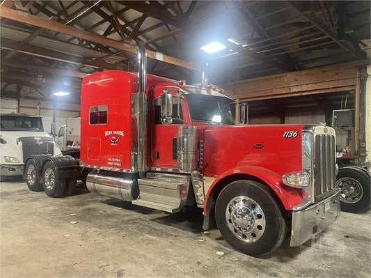 Bumper 18" Chrome Peterbilt 365/367389/388/567 (2007+) w/ License Plate & Fog Light Holes.