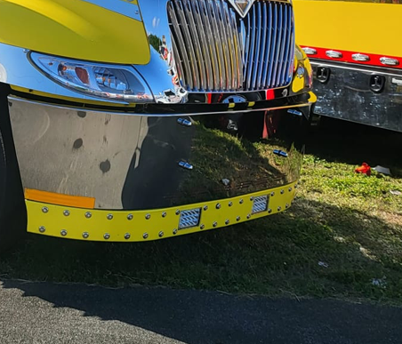 Bumper 18" International 4000 Series Medium Duty/Durastar (2002+) w/ Hidden Light Holes