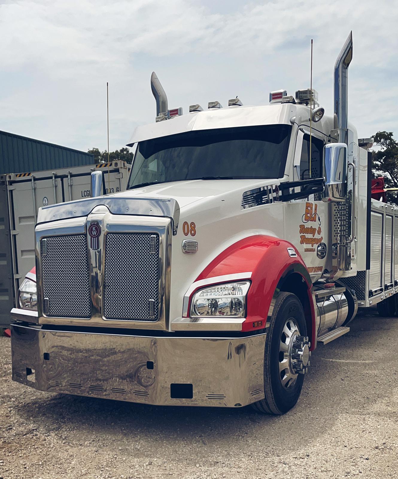 Bumper 20" Chrome Kenworth T800/T880 (2004+) w/ Tow, Fog & 9 Hidden Light Holes. (FN)