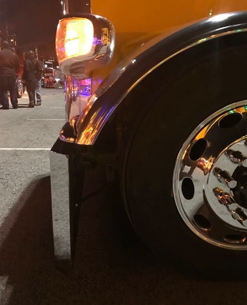 Bumper 20" Chrome Universal International 9370 (2011+), Kenworth W900B (2007+ ), Peterbilt 362/388/389, Western Star (2008), Classic