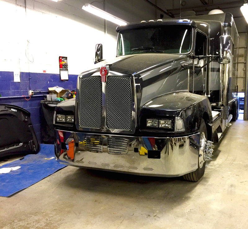 Bumper 22" Chrome Kenworth T600 (All Years) Aerodynamic, Grille Installed, Air Vent, Tow, Fog Lights & 9 Hidden Light Holes