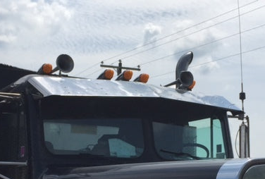 Freighliner FLC Day Cab 13" x 9" Bowtie Visor