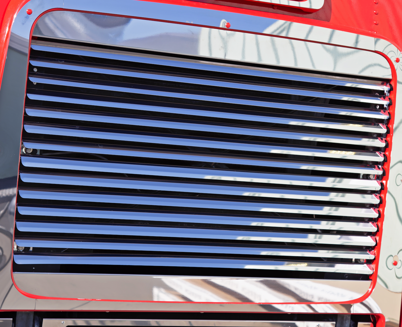 Freightliner Argosy First Generation Hood Grill - 14 Louvers - Grill Surround NOT included.