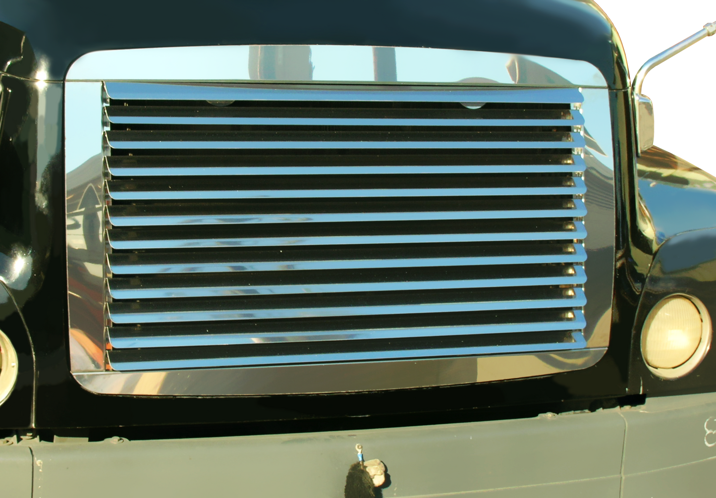 Freightliner Century Hood Grill w/11 Louvers (35.125)