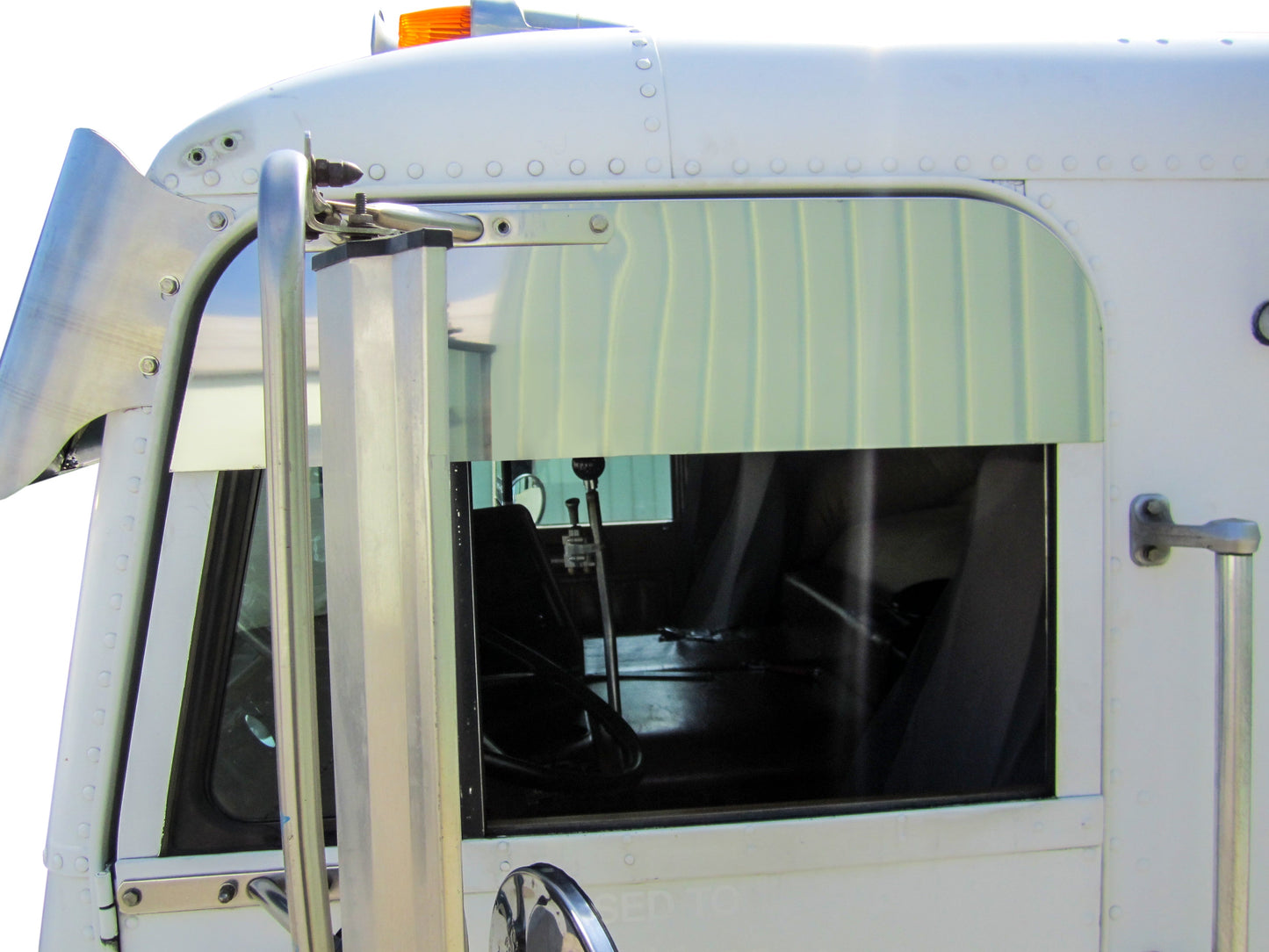 Freightliner FLA Cab Over 8" Munster Chop Top (Door Mounted Mirrors)