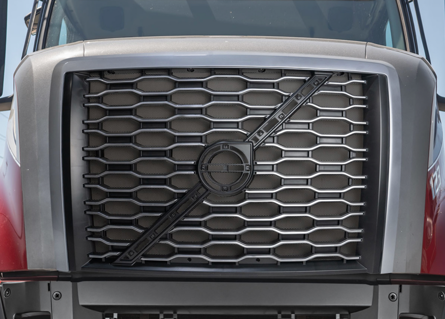 GRILLE WITH BUG SCREEN FOR 2018-2024 VOLVO VNL - SILVER