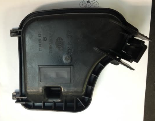 HAL/224-389-026 - Headlamp Bucket Cover, Freightliner Columbia Side Right (Passenger Side)