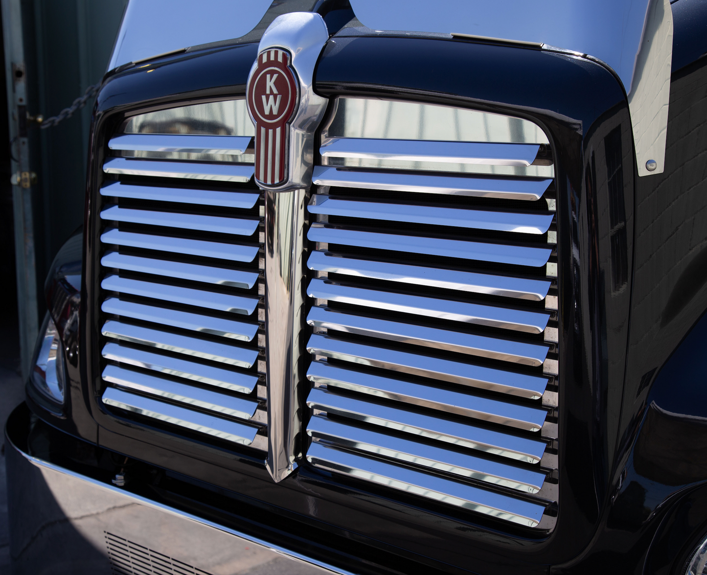 Kenworth T270 Hood Grill  12 Louvers (Per Side) (17.,15.)