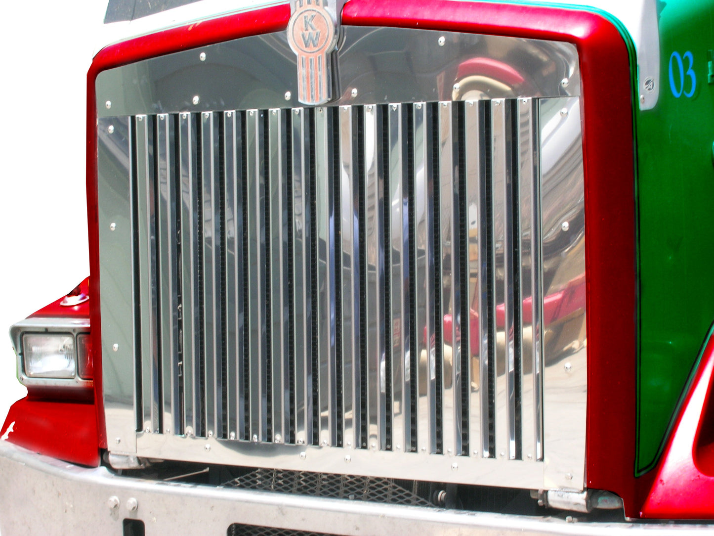 Kenworth T800 Hood Grill w/16 Vertical Bars (25.75)