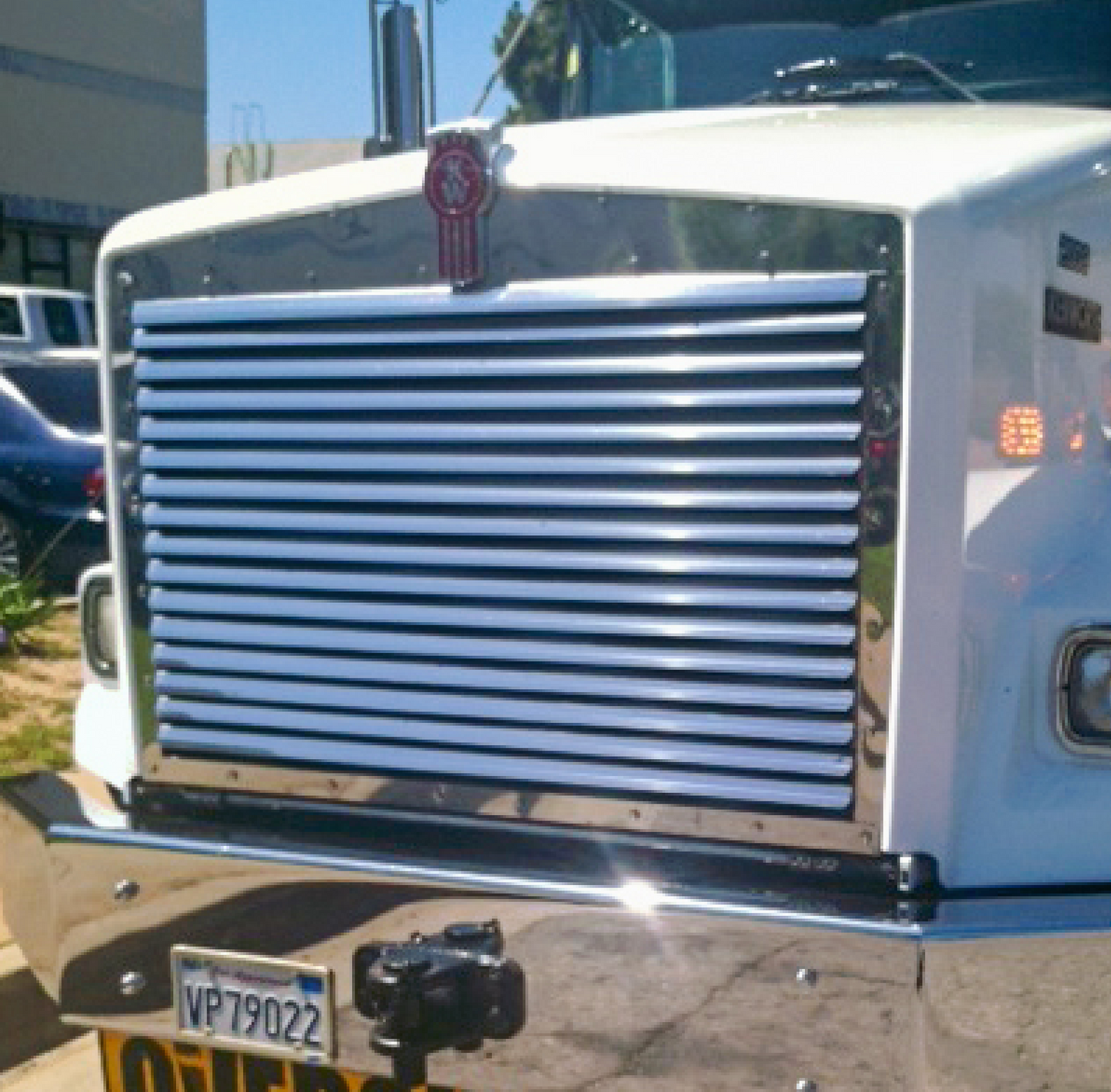 Kenworth T800 Wide Hood Grill w/13 Horizontal Bars