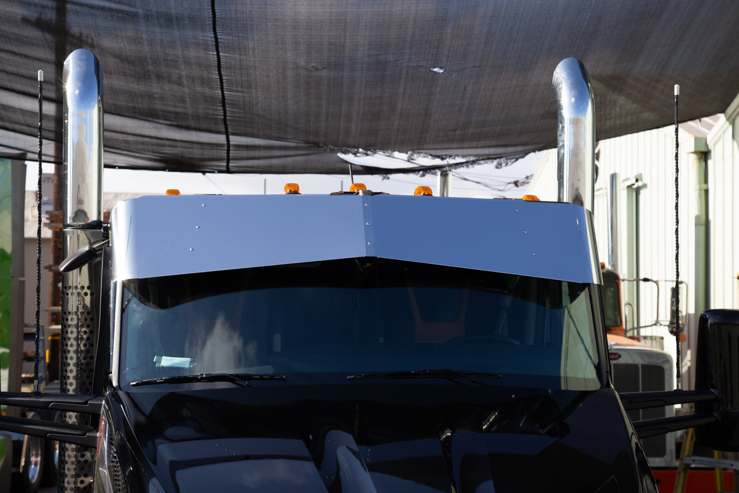 Kenworth T880/T680 Next Gen Flat Top 14" x 10" Bowtie Visor (Flat Top, Uses OEM Visor Brackets)