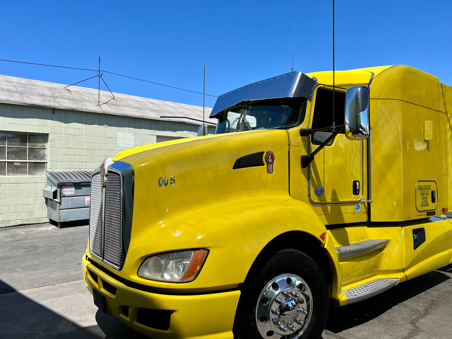 Kenworth W900L/T660/T800/T330 13" x 10" Botelho Blind Mount Bowtie Visor w/15-3/4" Light Holes