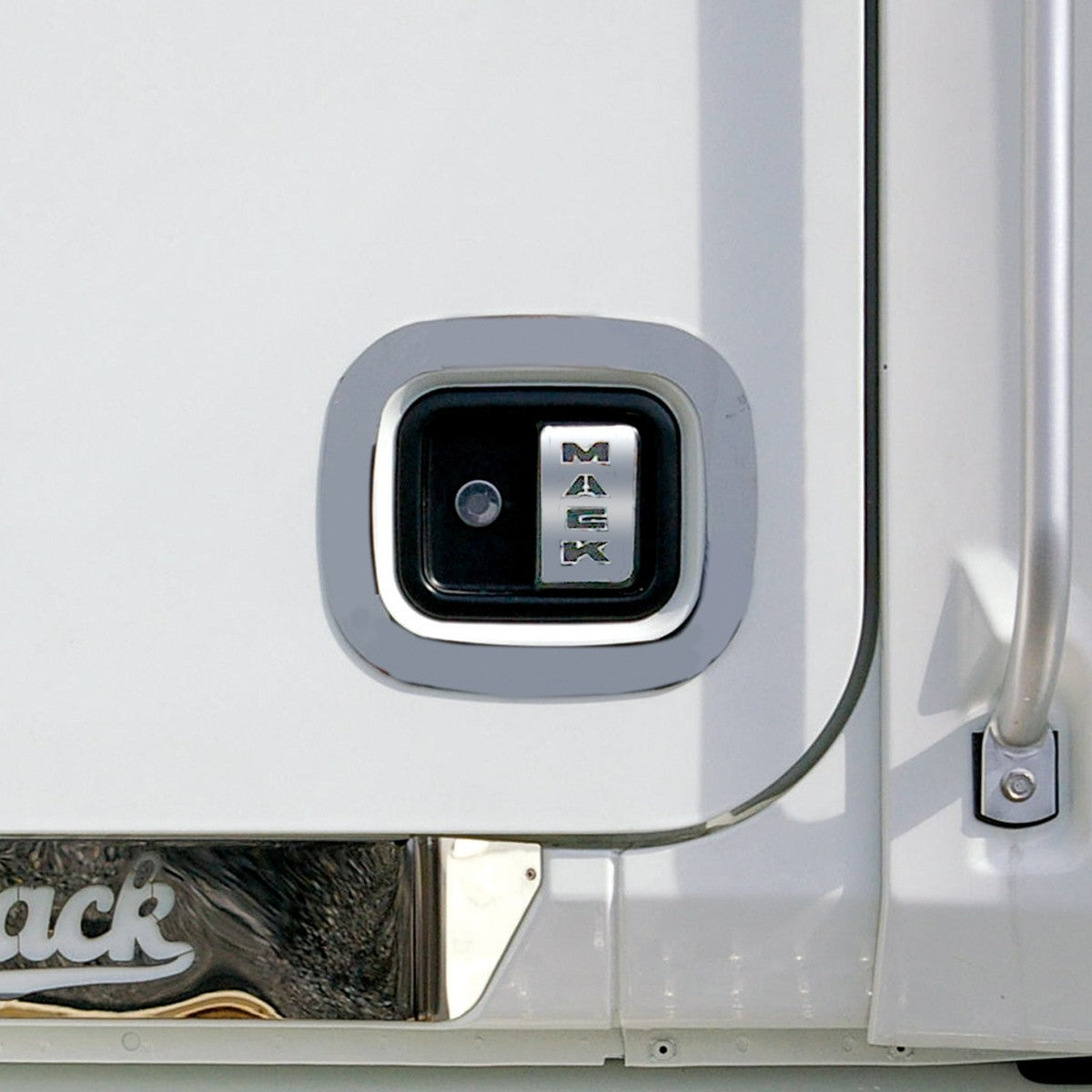 Mack Granite, Anthem, Vision & Pinnacle Door Handle Trim (2006+)