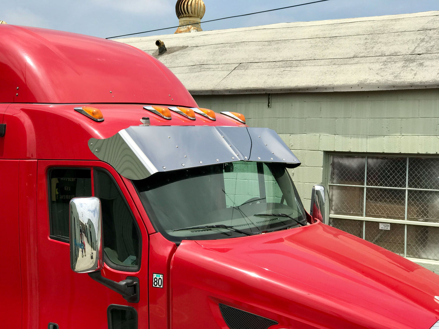 Peterbilt 587/387 18" x 15" Bowtie Visor