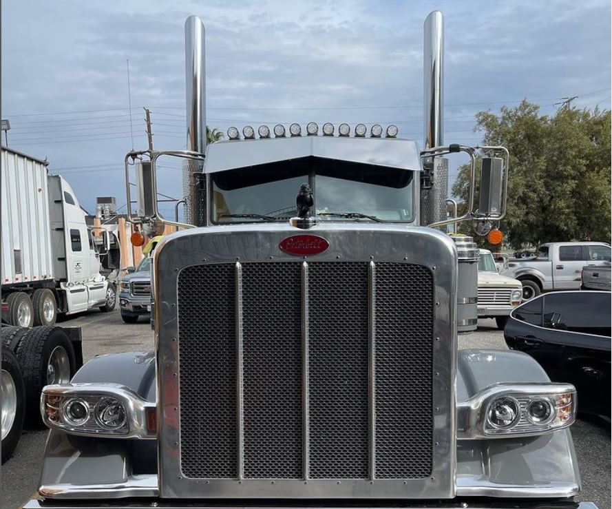 Peterbilt All St. Cab 13"x 9" Blind Mount Bowtie Visor