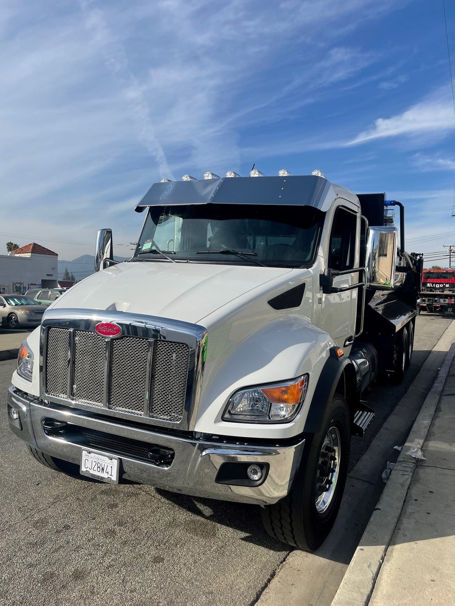 Visor 14" Peterbilt 579/567 (Flat Top). Year 2015+