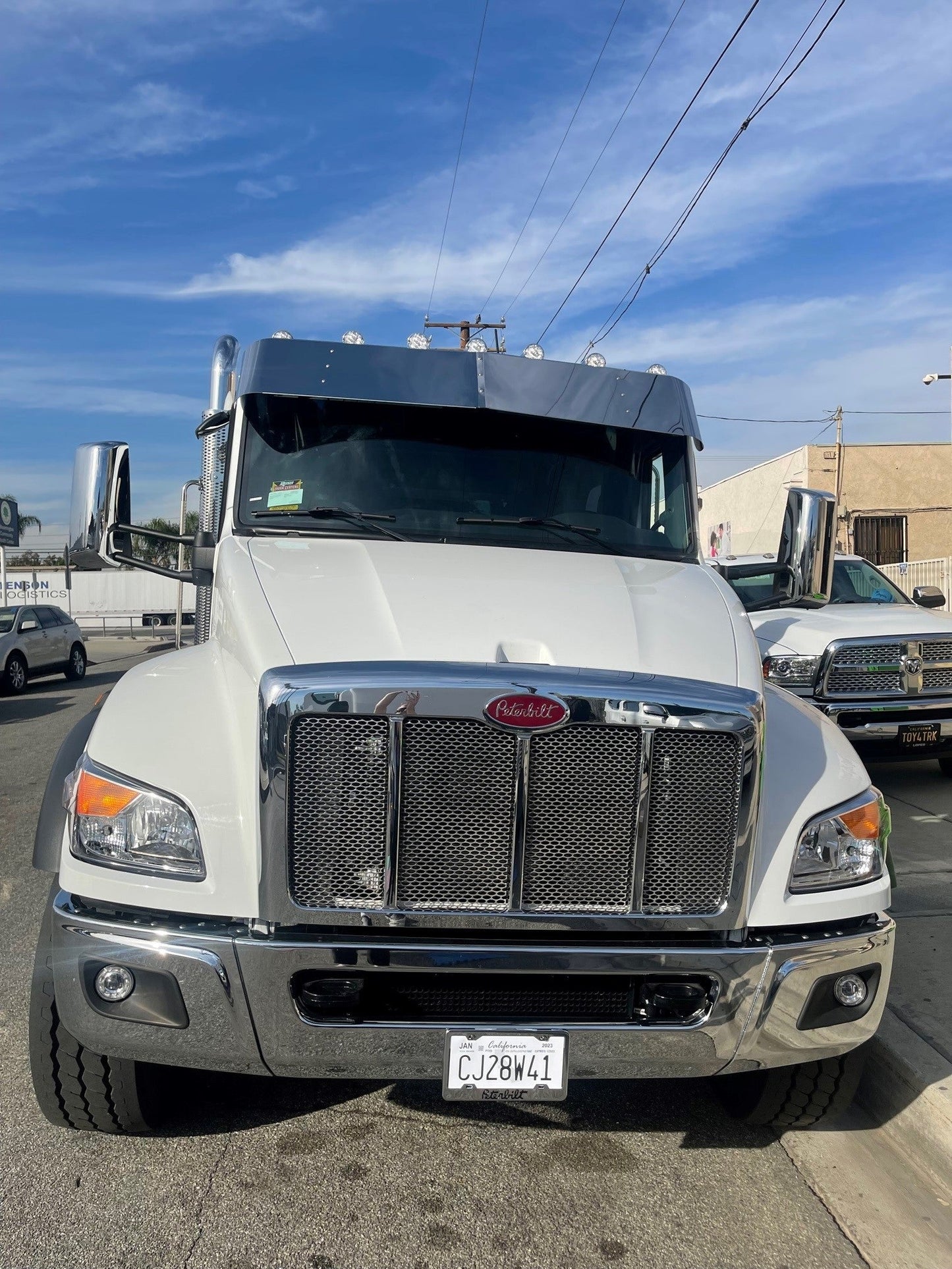 Visor 14" Peterbilt 579/567 (Flat Top). Year 2015+