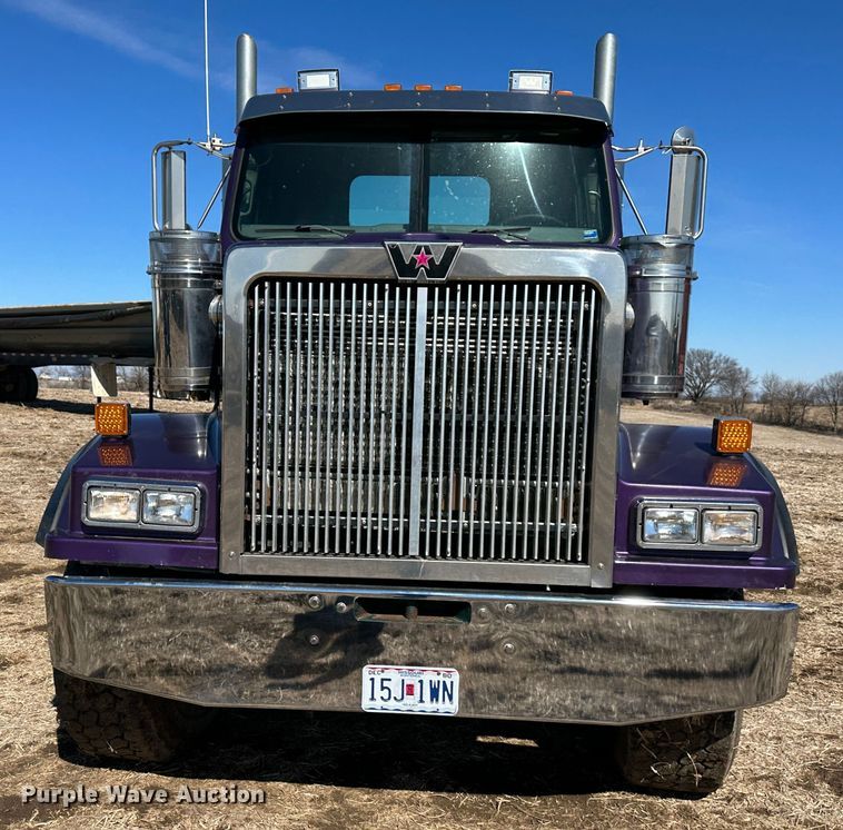 Bumper 18" Western Star Square Rolled End 4900SF, 4900EX, Constellation, Lowmaxx, Heritage (89-07)